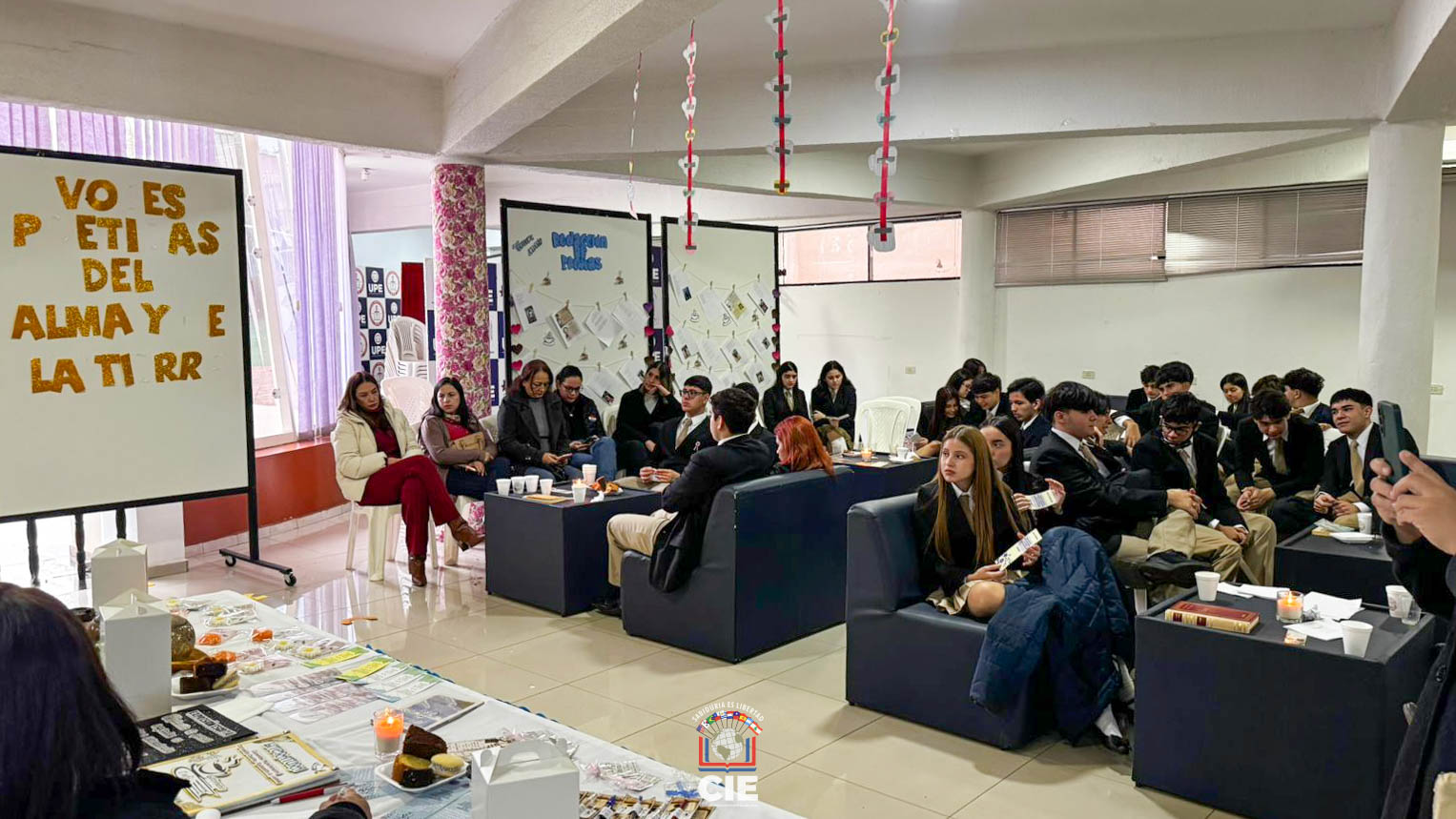 Café Literario ÑE'ẼRY: estudiantes del CIE compartieron una jornada de lectura, escritura y oralidad
